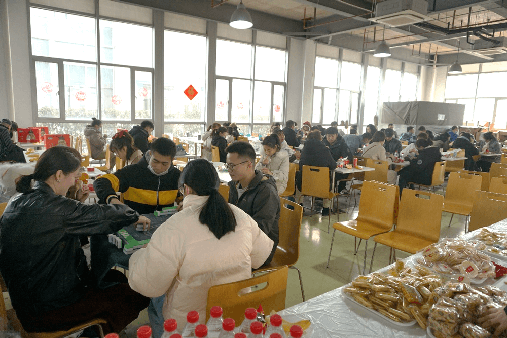 在春節(jié) “樂七天” 活動中，美迪西給留滬過春節(jié)的員工準(zhǔn)備了豐富多彩的活動