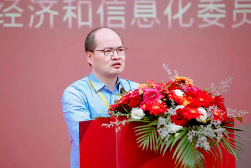 上海市經(jīng)濟(jì)和信息化委員會(huì)副主任劉平發(fā)表致辭.jpg