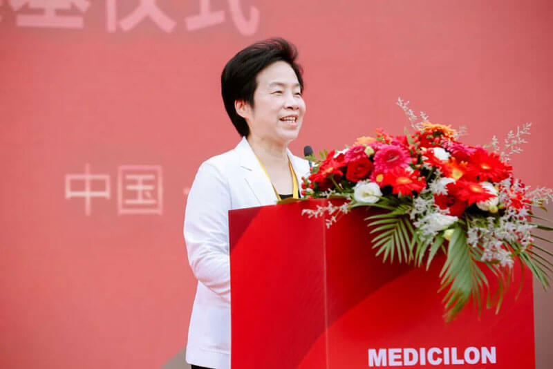 寶山區(qū)人大常委會(huì)黨組書記&主任李萍宣布奠基儀式正式啟動(dòng).jpg